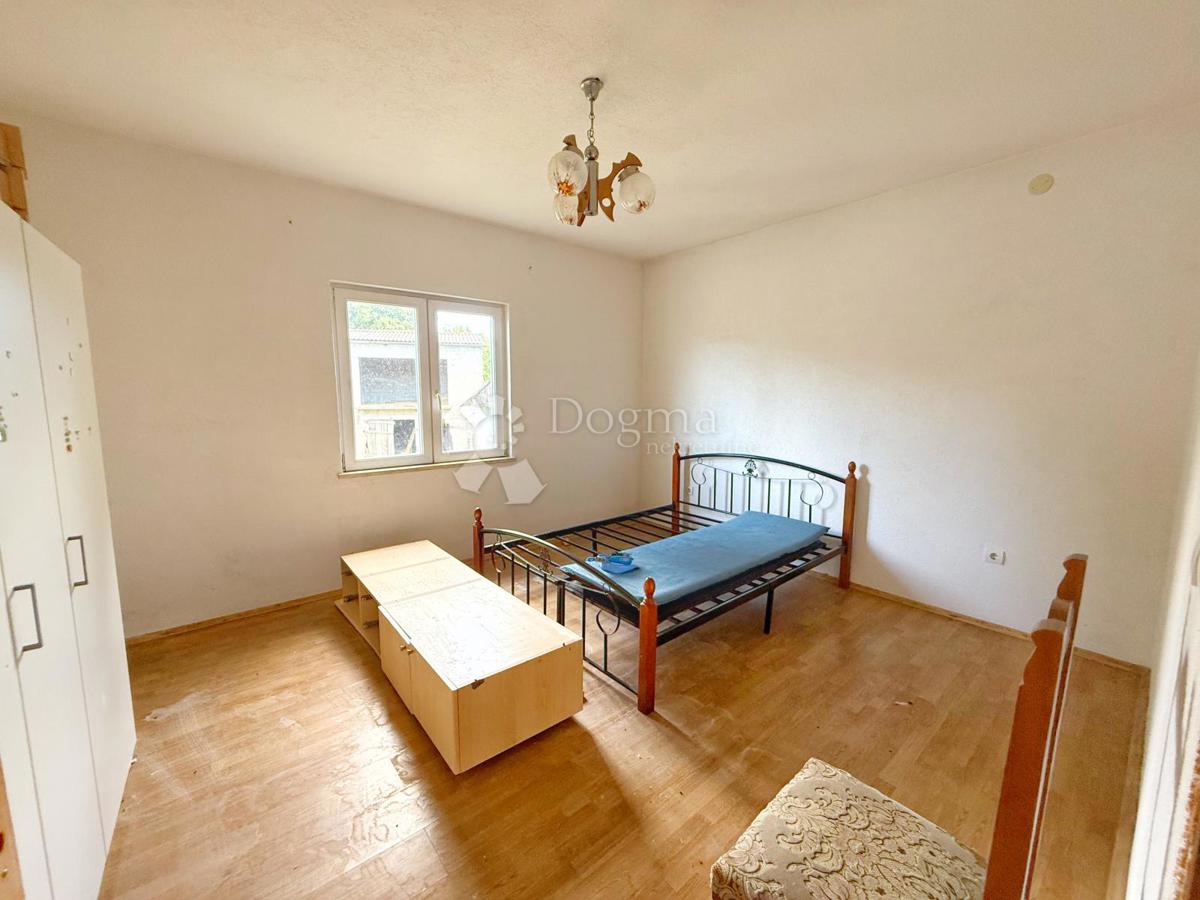 Hiša Karlovići, Žminj, 300m2