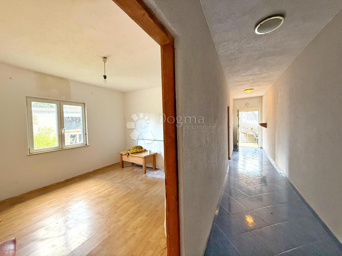 Hiša Karlovići, Žminj, 300m2