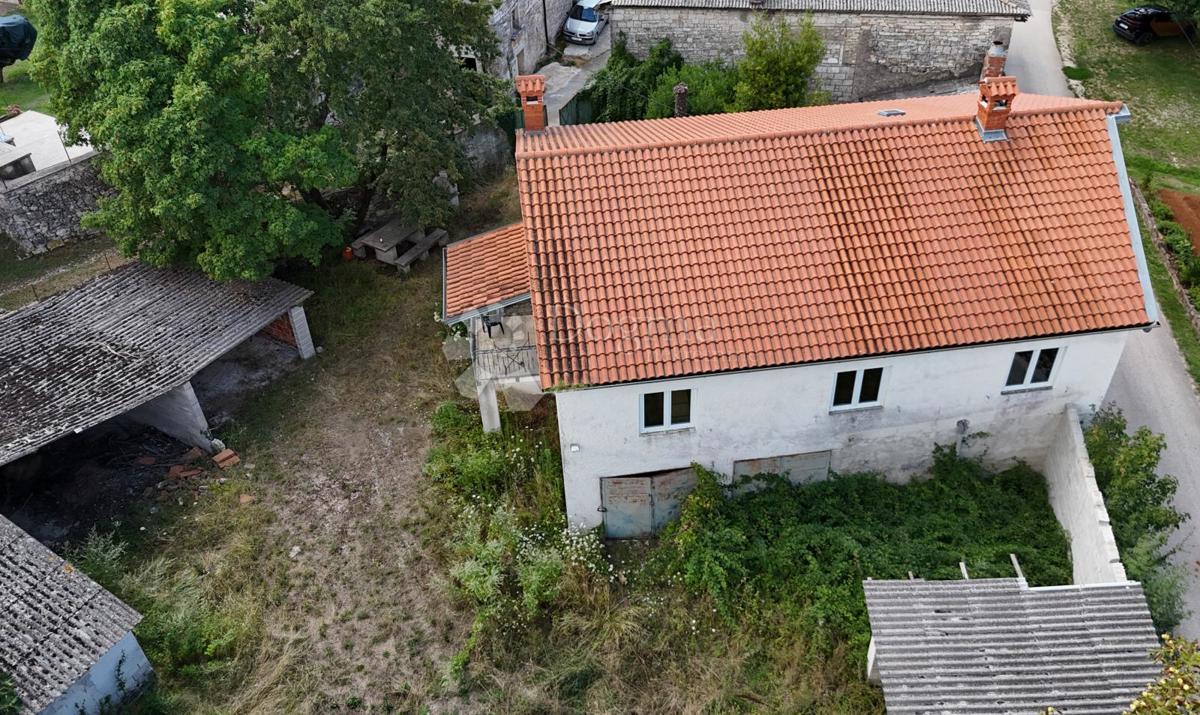 Hiša Karlovići, Žminj, 300m2