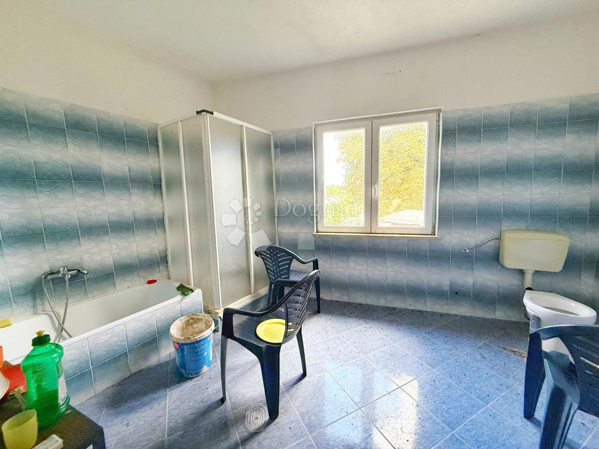 Hiša Karlovići, Žminj, 300m2