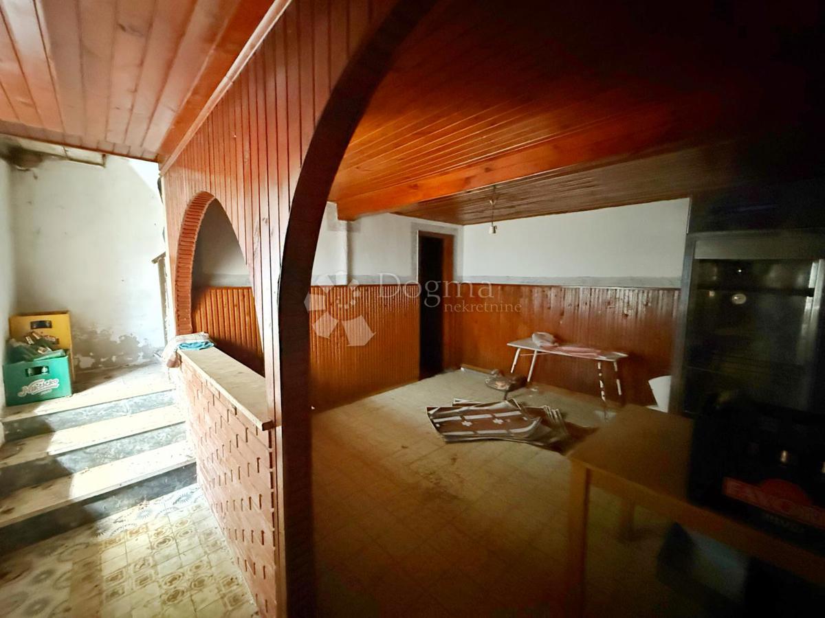 Hiša Karlovići, Žminj, 300m2