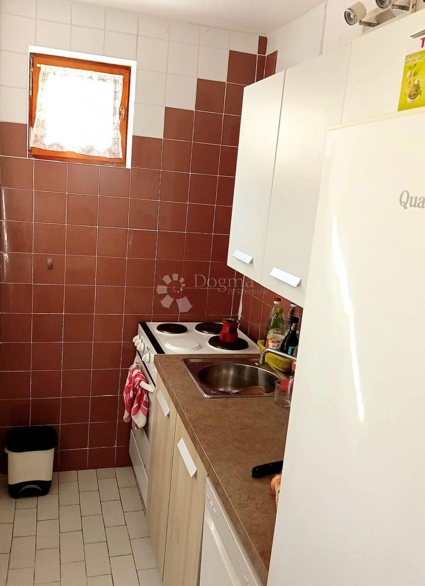 Hiša Dolac, Šibenik, 90m2