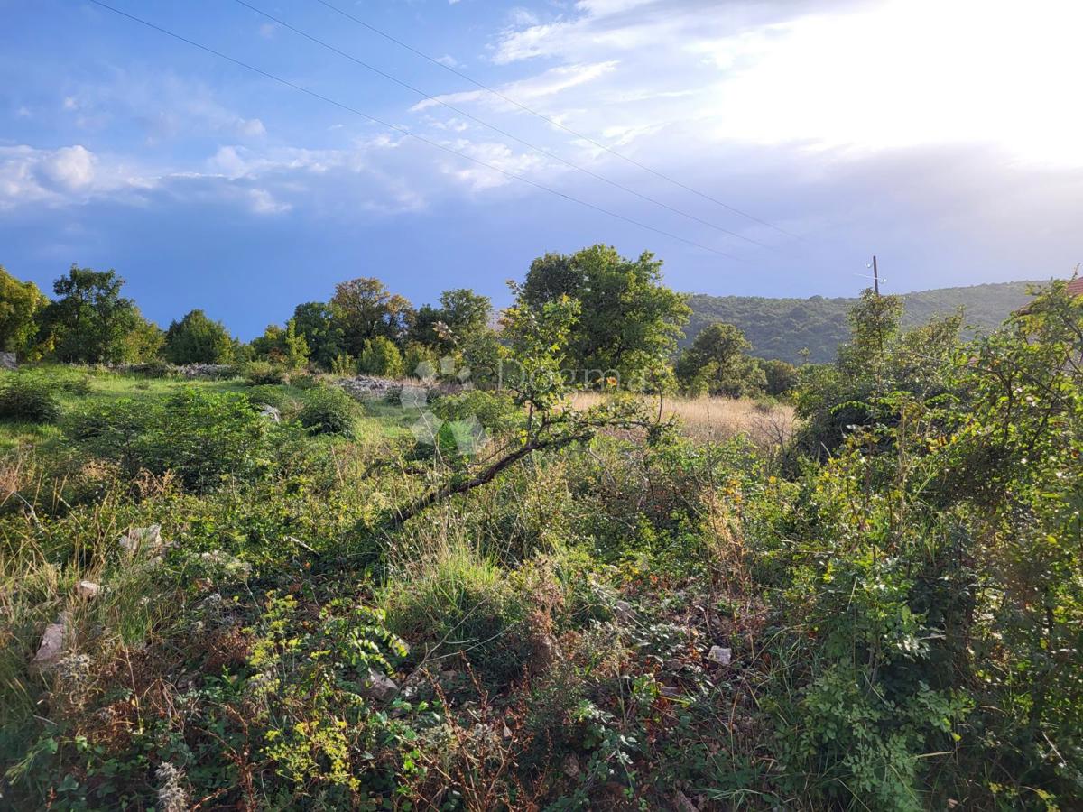 Zazidljivo zemljišče Novi Vinodolski, 668m2