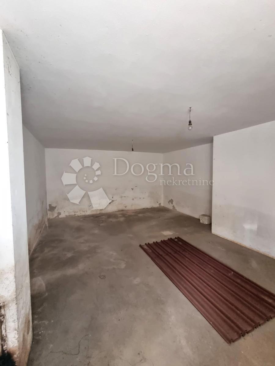 Hiša Busoler, Pula, 180m2