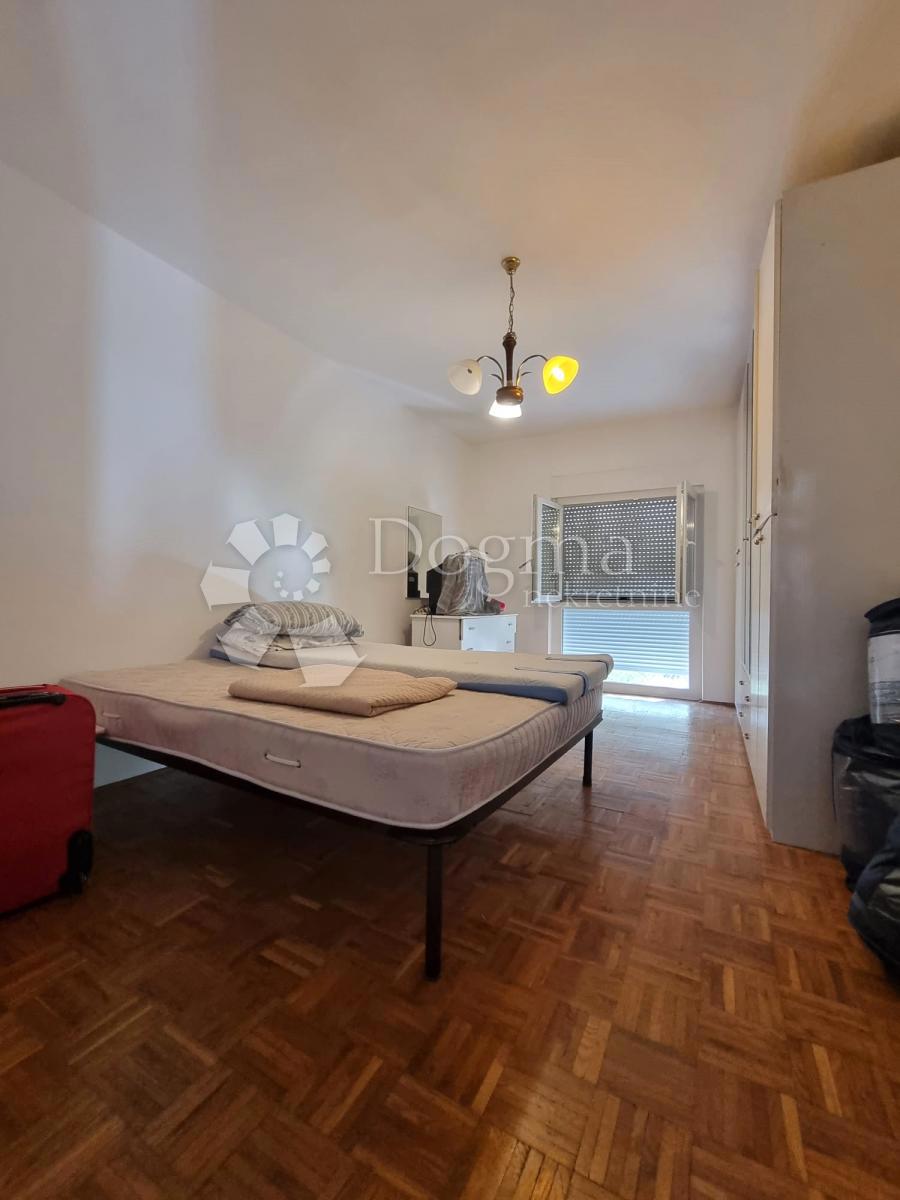 Hiša Busoler, Pula, 180m2