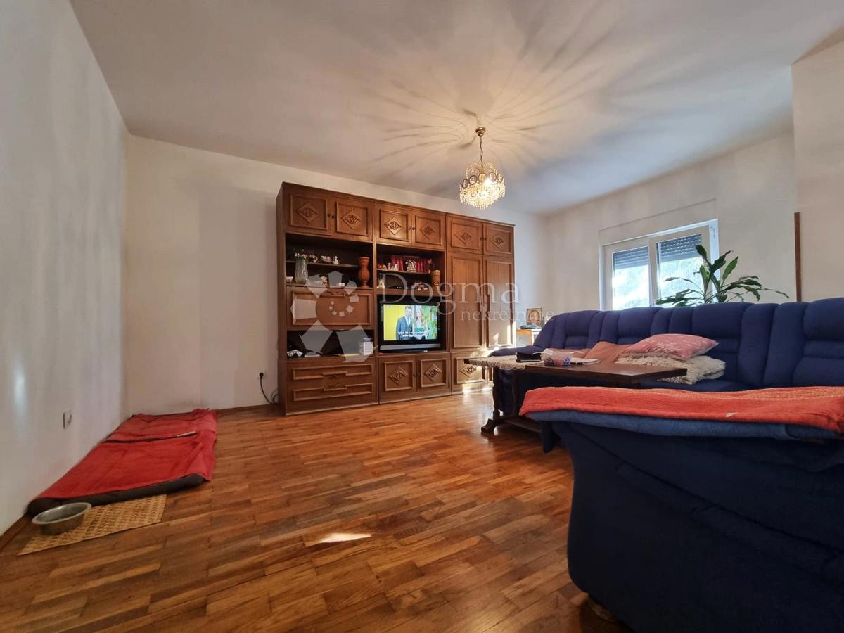 Hiša Busoler, Pula, 180m2