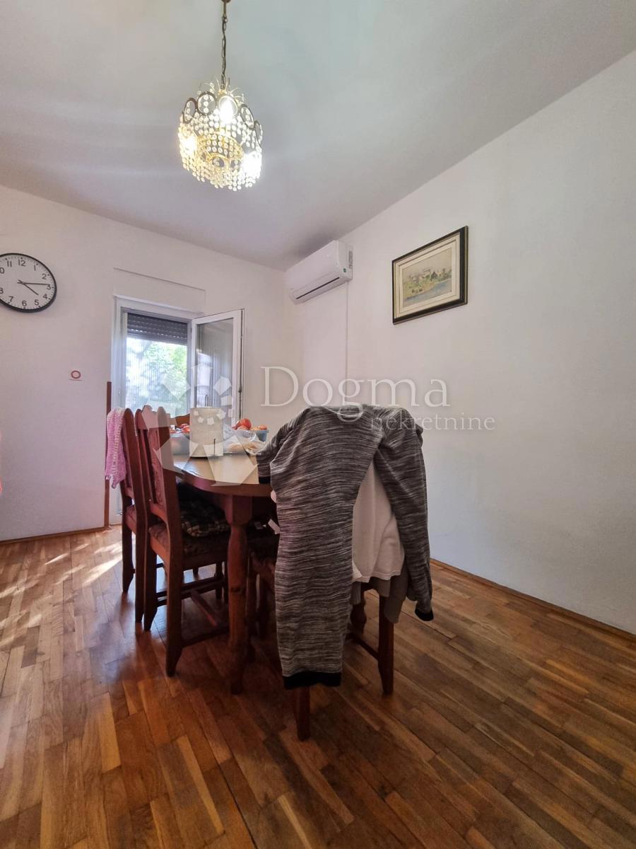 Hiša Busoler, Pula, 180m2