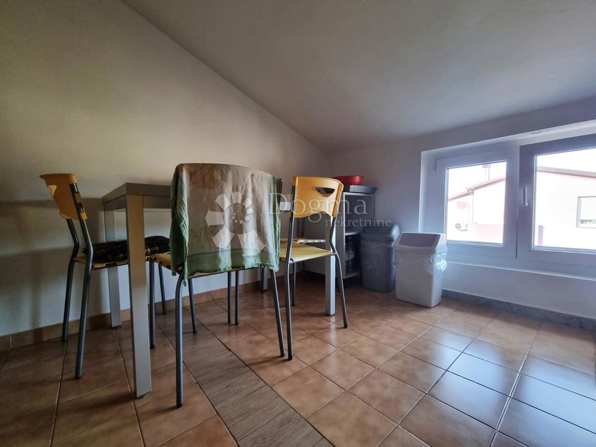 Hiša Busoler, Pula, 180m2