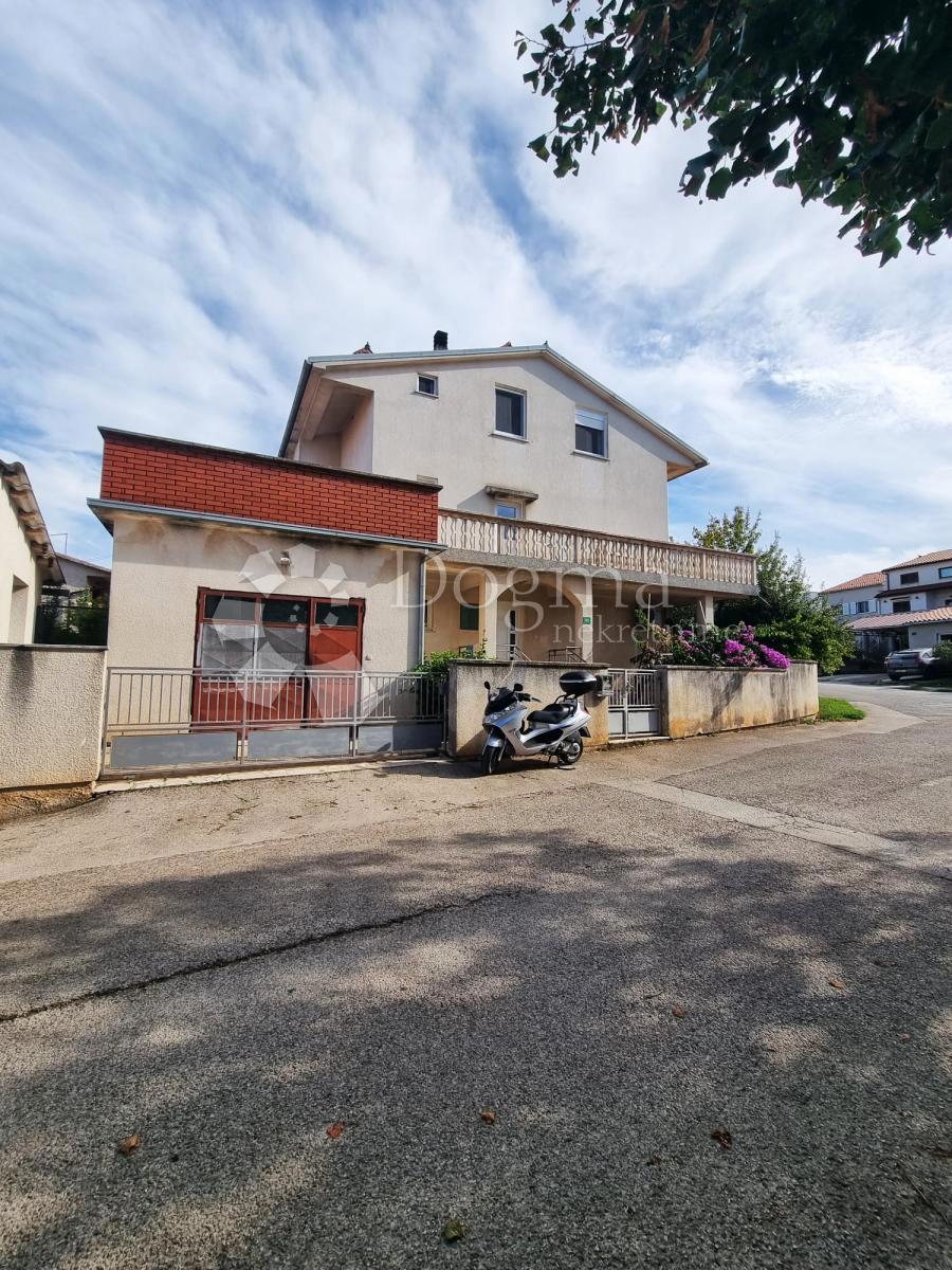 Hiša Busoler, Pula, 180m2
