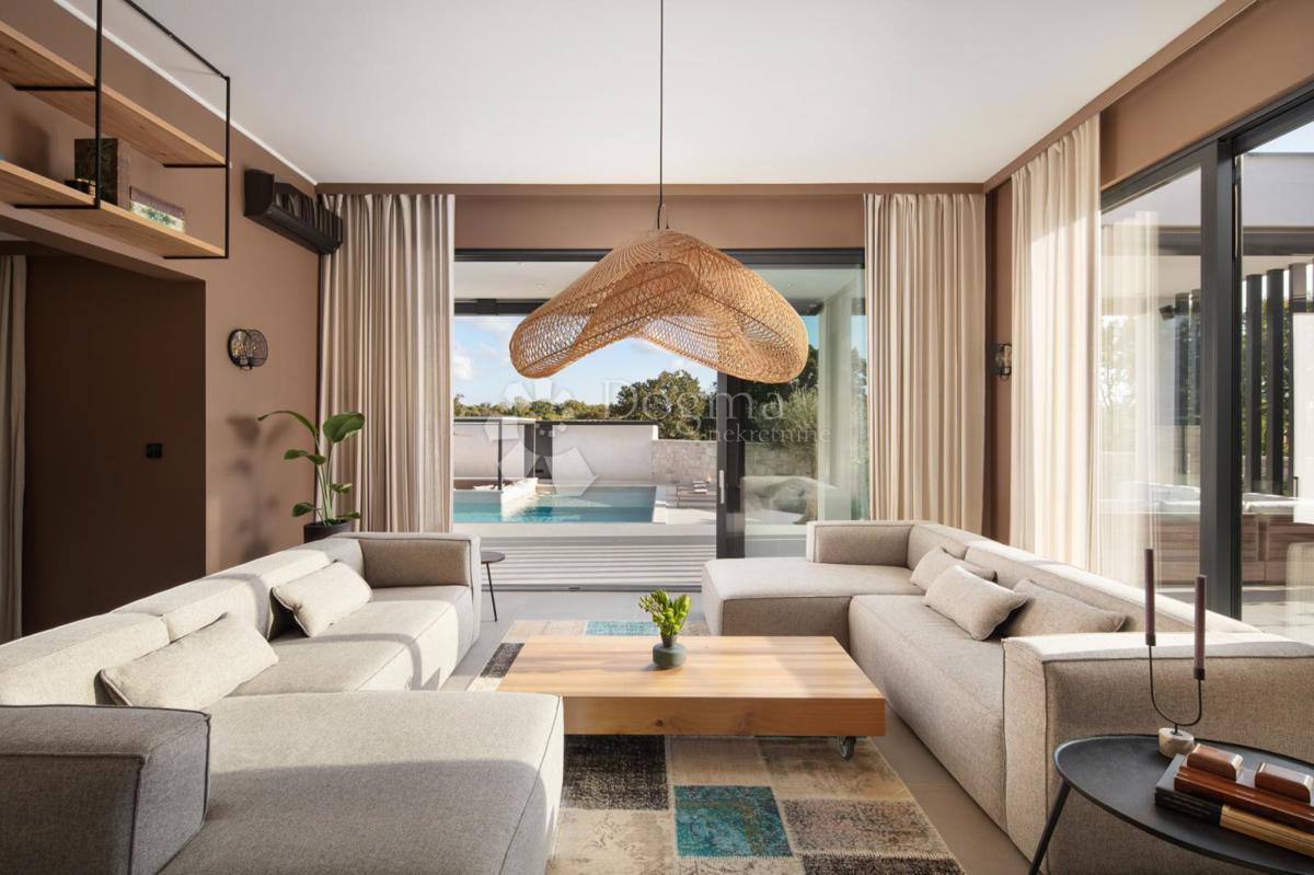 Hiša Rovinj, 300m2