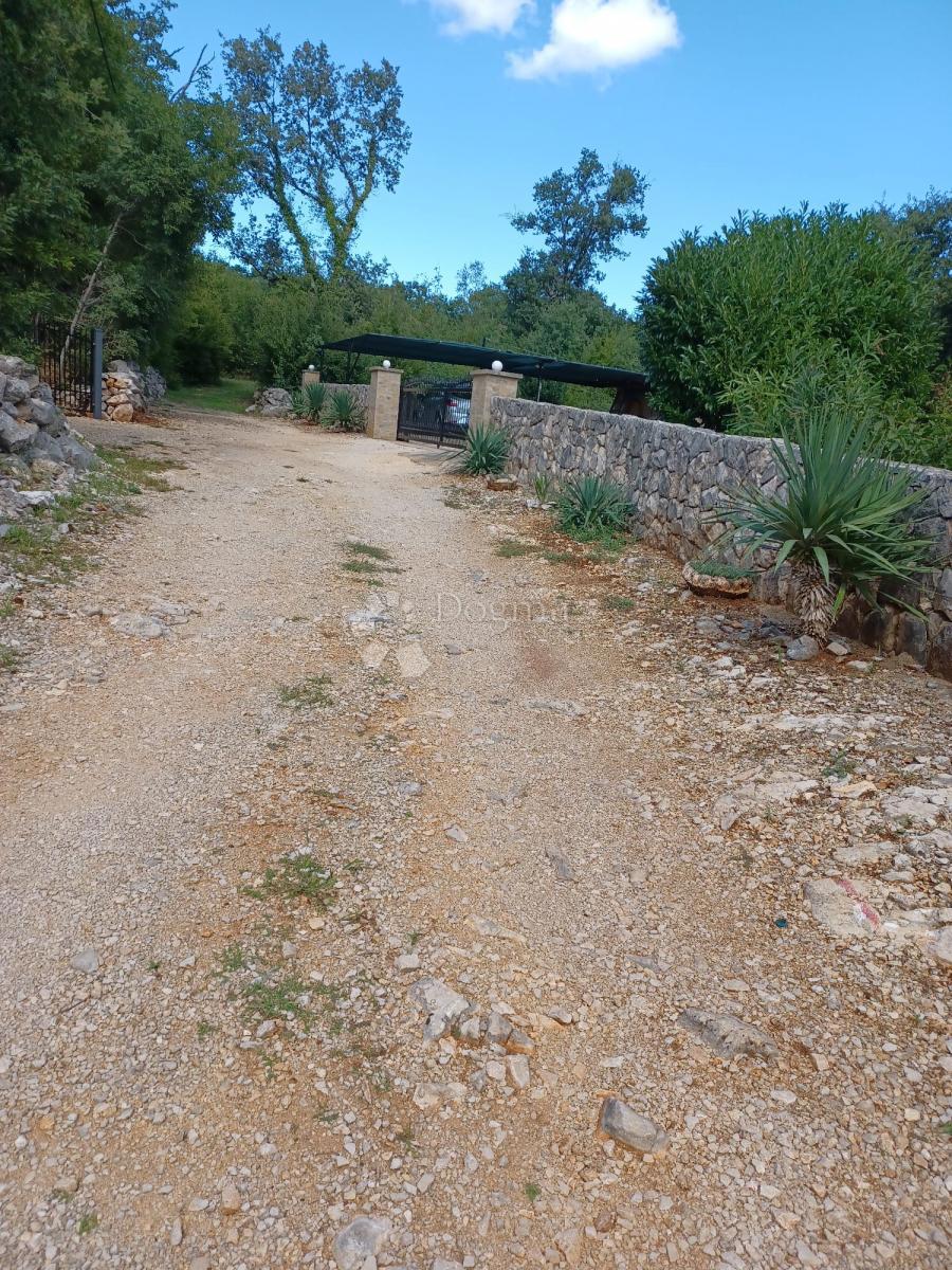 Zazidljivo zemljišče Dobrinj, 770m2