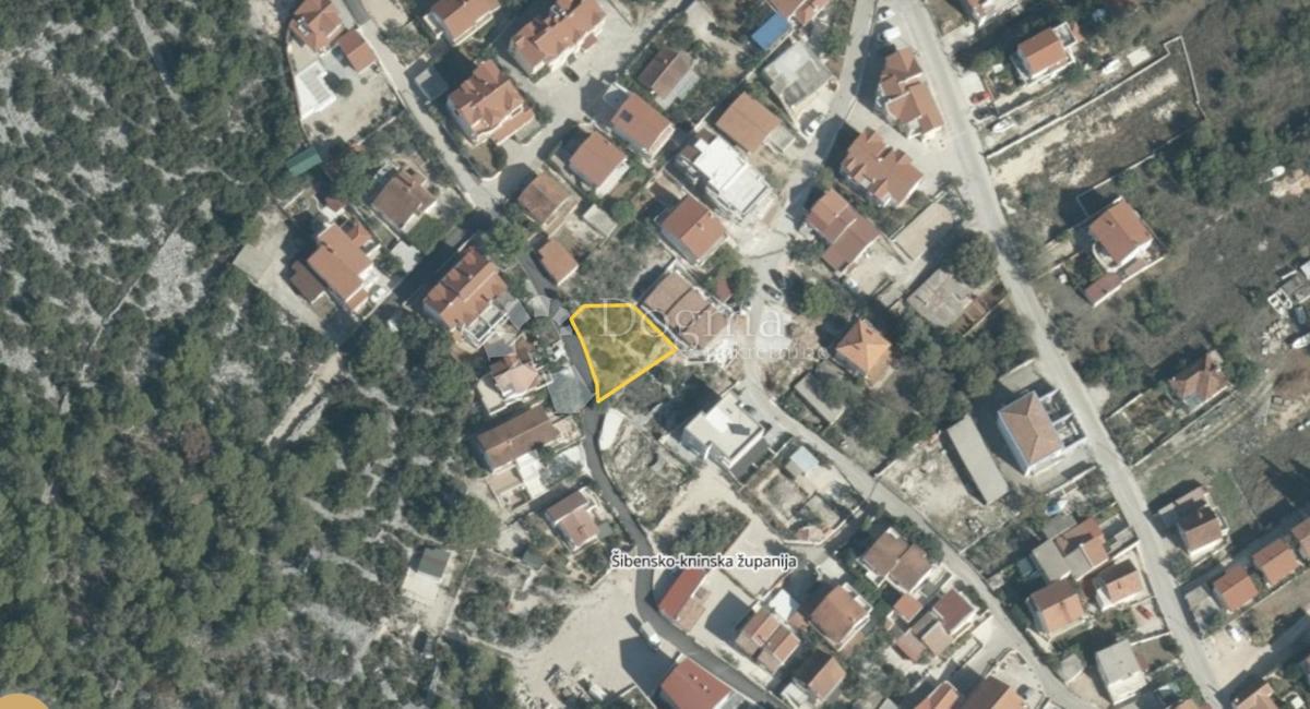 Zazidljivo zemljišče Tisno, 318m2