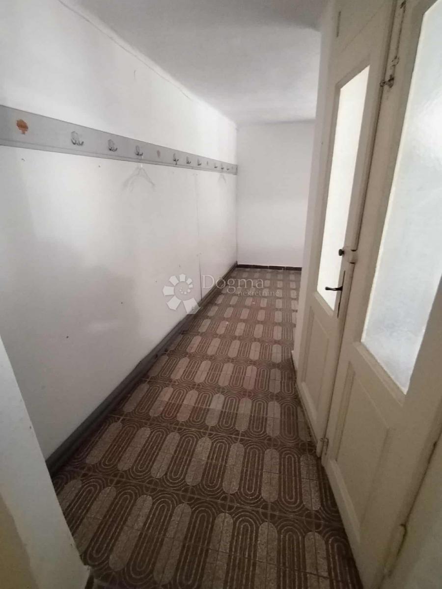 Hiša Daruvar, 289m2