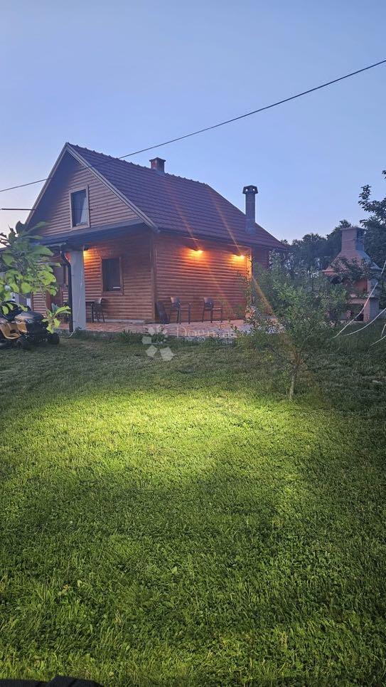 Hiša Studenci, Perušić, 90m2