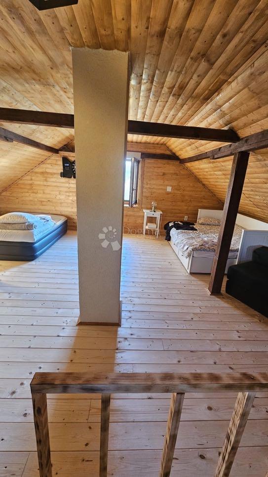 Hiša Studenci, Perušić, 90m2