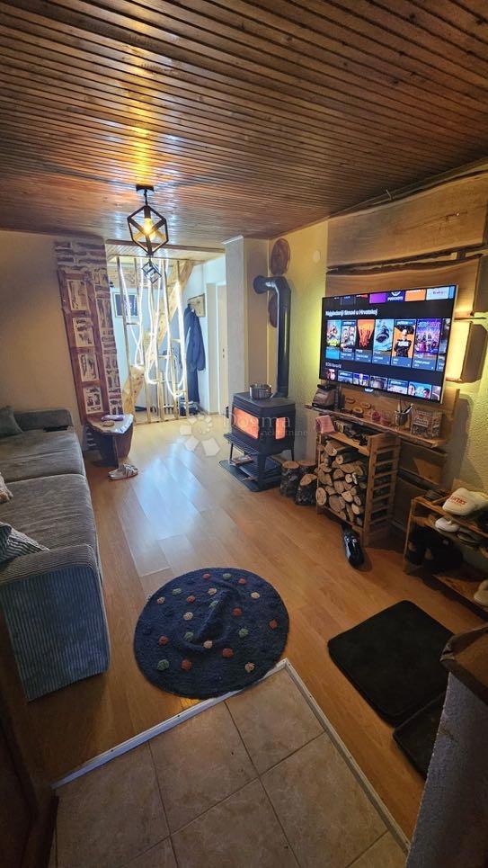 Hiša Studenci, Perušić, 90m2