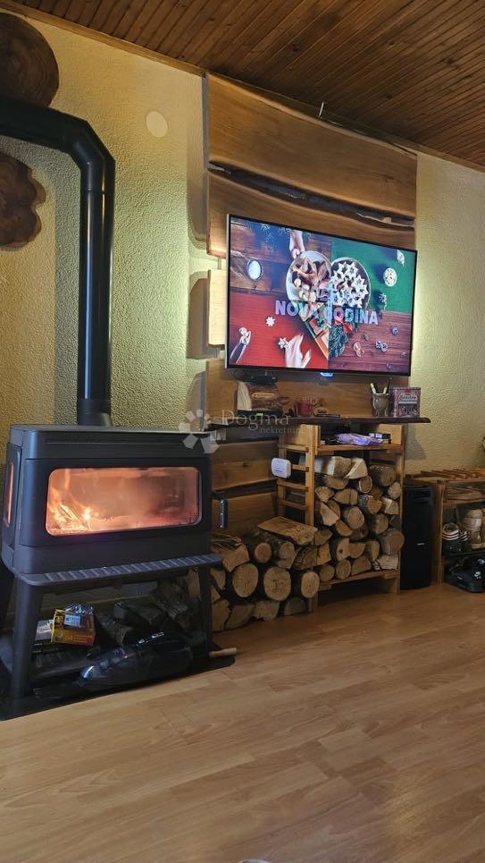 Hiša Studenci, Perušić, 90m2