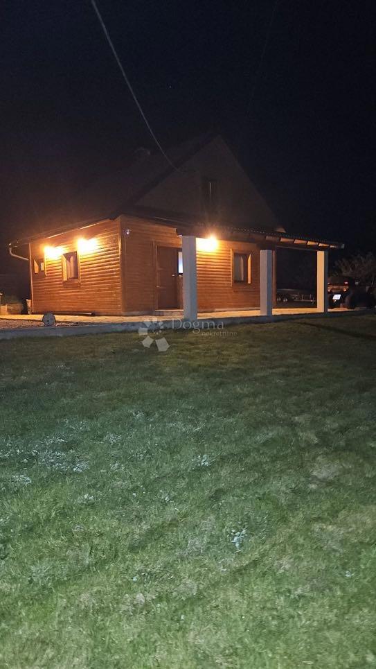 Hiša Studenci, Perušić, 90m2