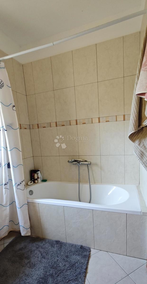 Stanovanje Labin, 65m2