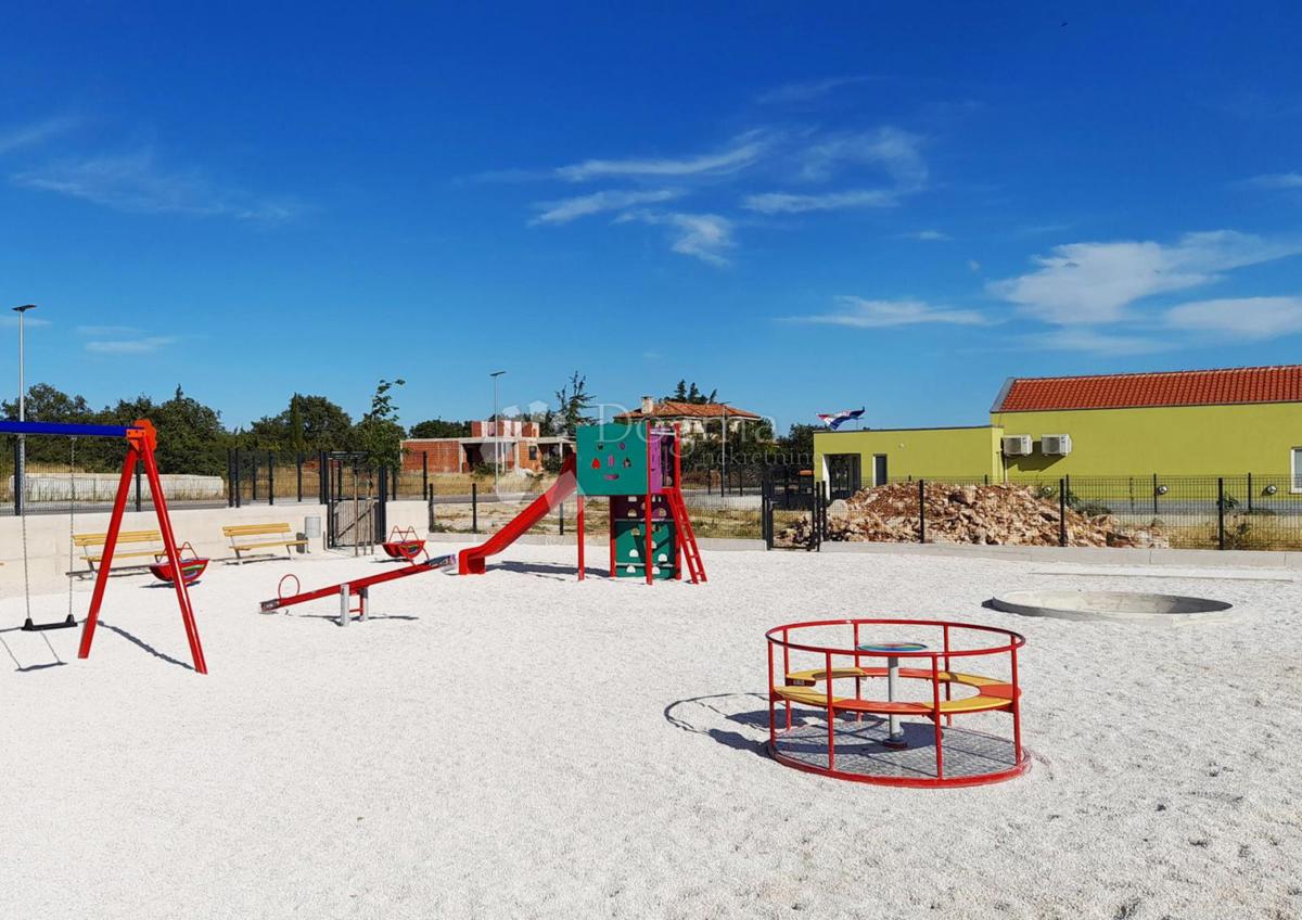 Zazidljivo zemljišče Gorica, Sukošan, 794m2