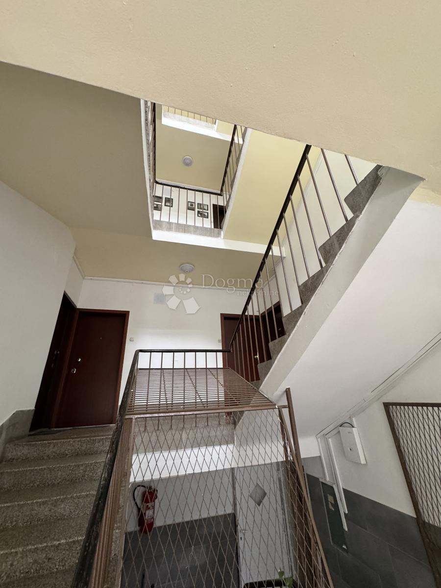 VRHUNSKA LOKACIJA - VRHUNSKA PRILOŽNOST 