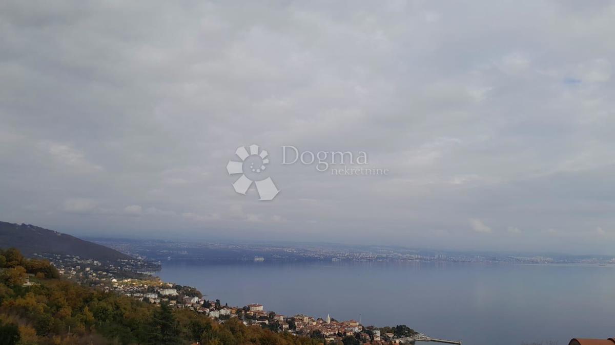 Zazidljivo zemljišče Lovran, 700m2