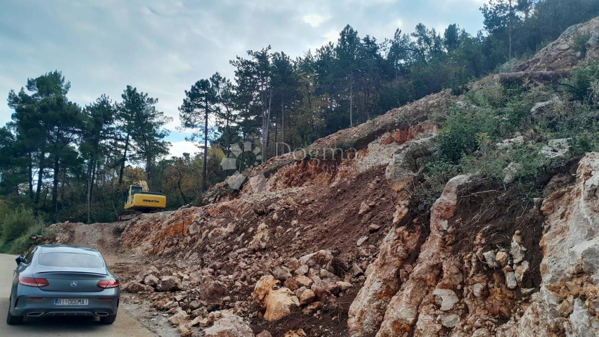 Zazidljivo zemljišče Lovran, 700m2