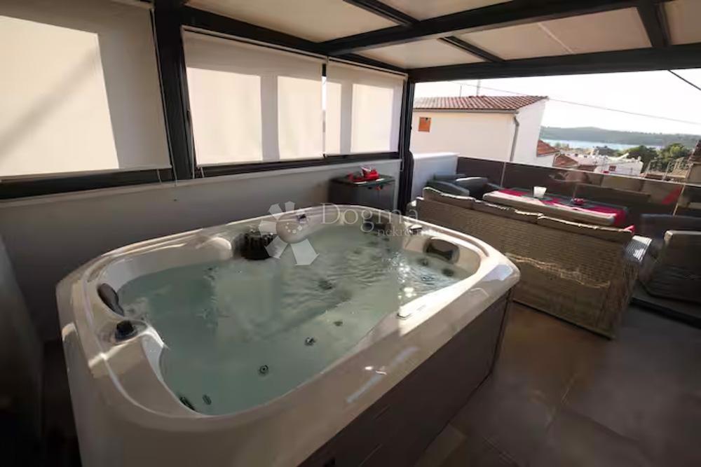 Stanovanje Crnica, Šibenik, 143m2