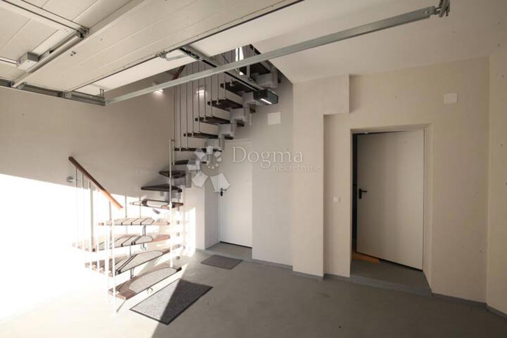 Stanovanje Crnica, Šibenik, 143m2