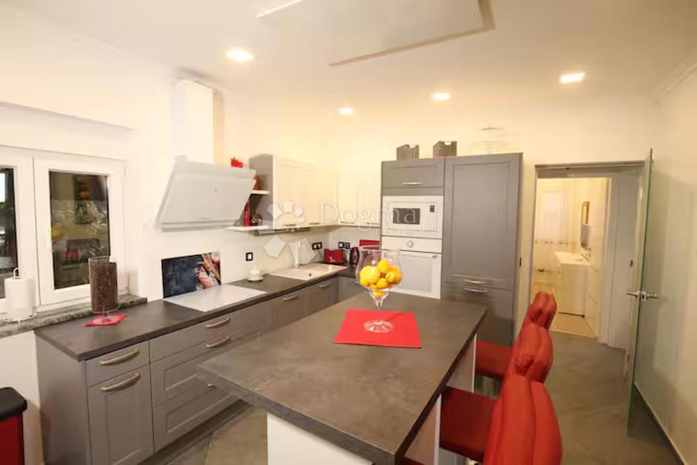 Stanovanje Crnica, Šibenik, 143m2