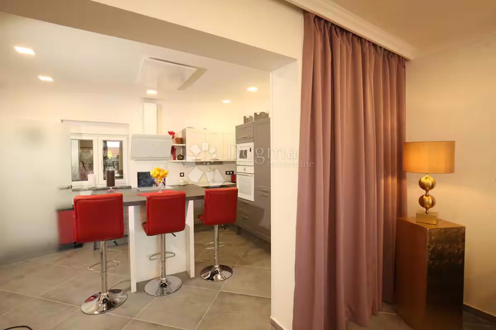 Stanovanje Crnica, Šibenik, 143m2