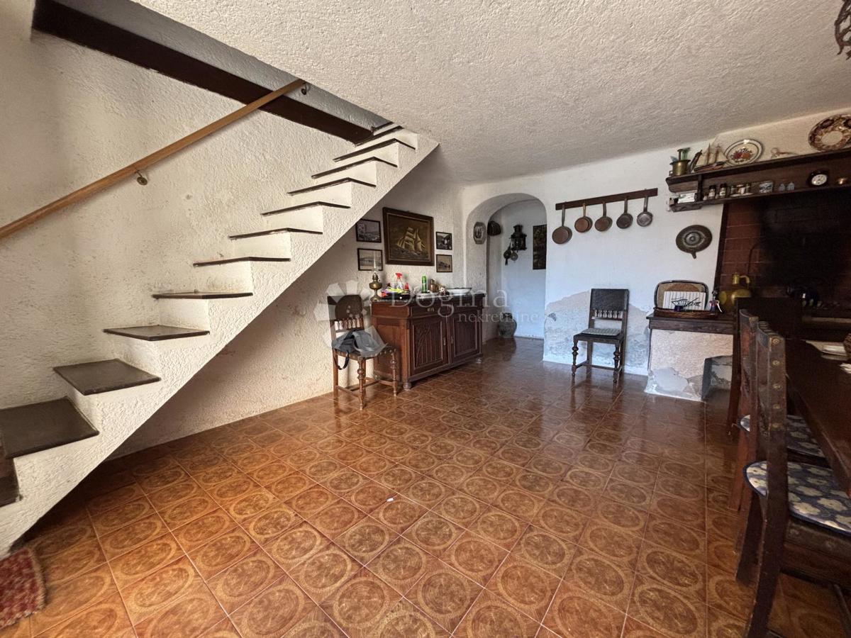 Hiša Valun, Cres, 105m2