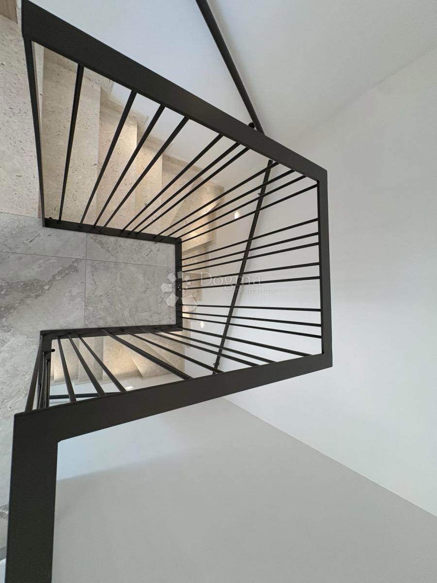 Hiša Malinska, Malinska-Dubašnica, 111m2