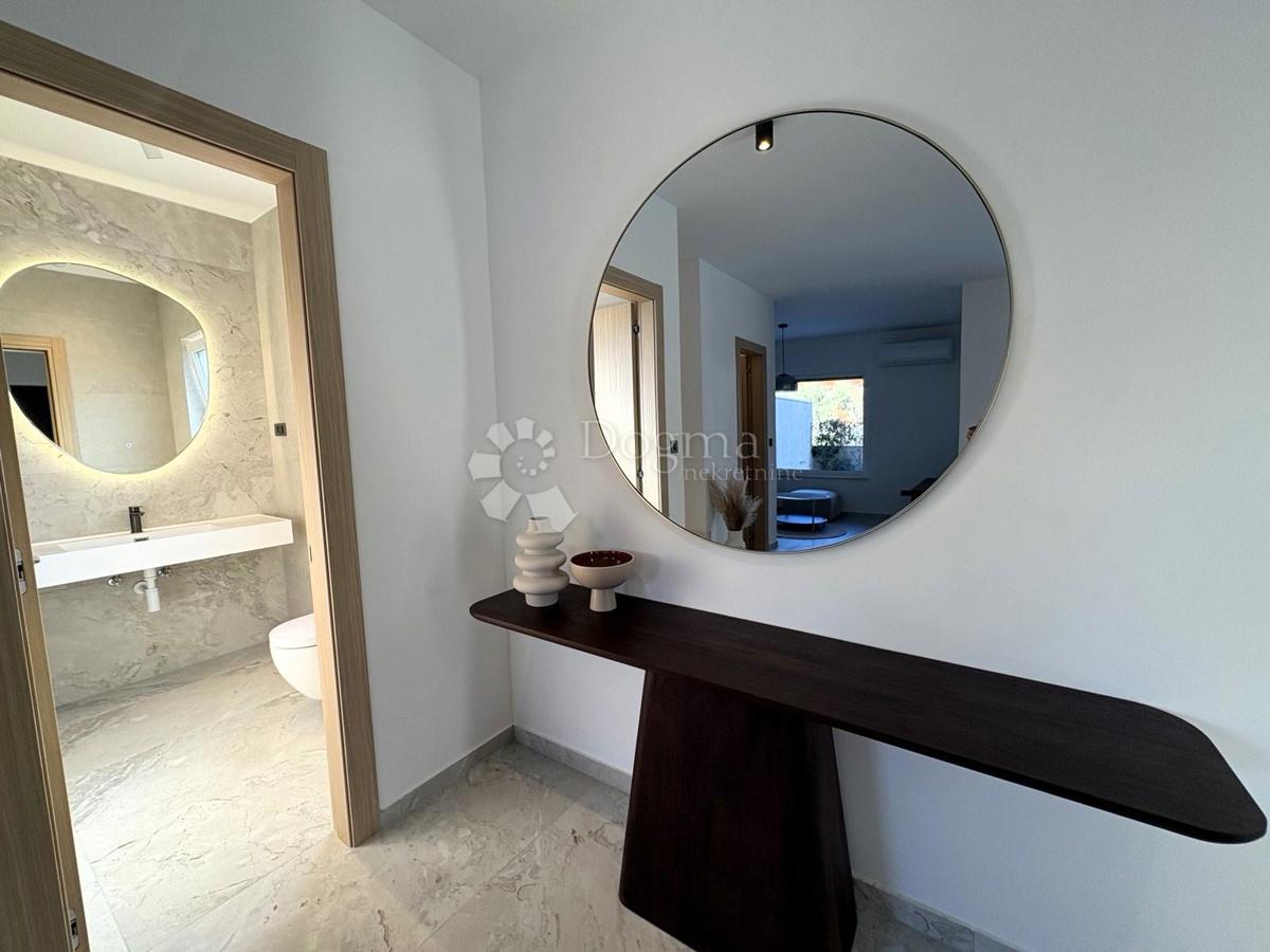 Hiša Malinska, Malinska-Dubašnica, 111m2