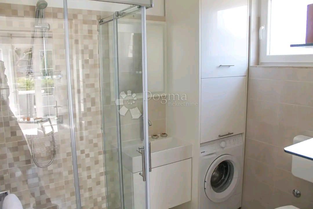 Luksuzni studio z vrtom in teraso, 200 m od morja