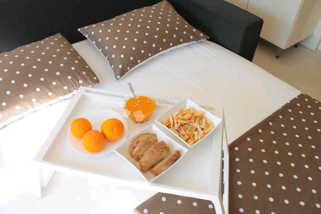 Luksuzni studio z vrtom in teraso, 200 m od morja