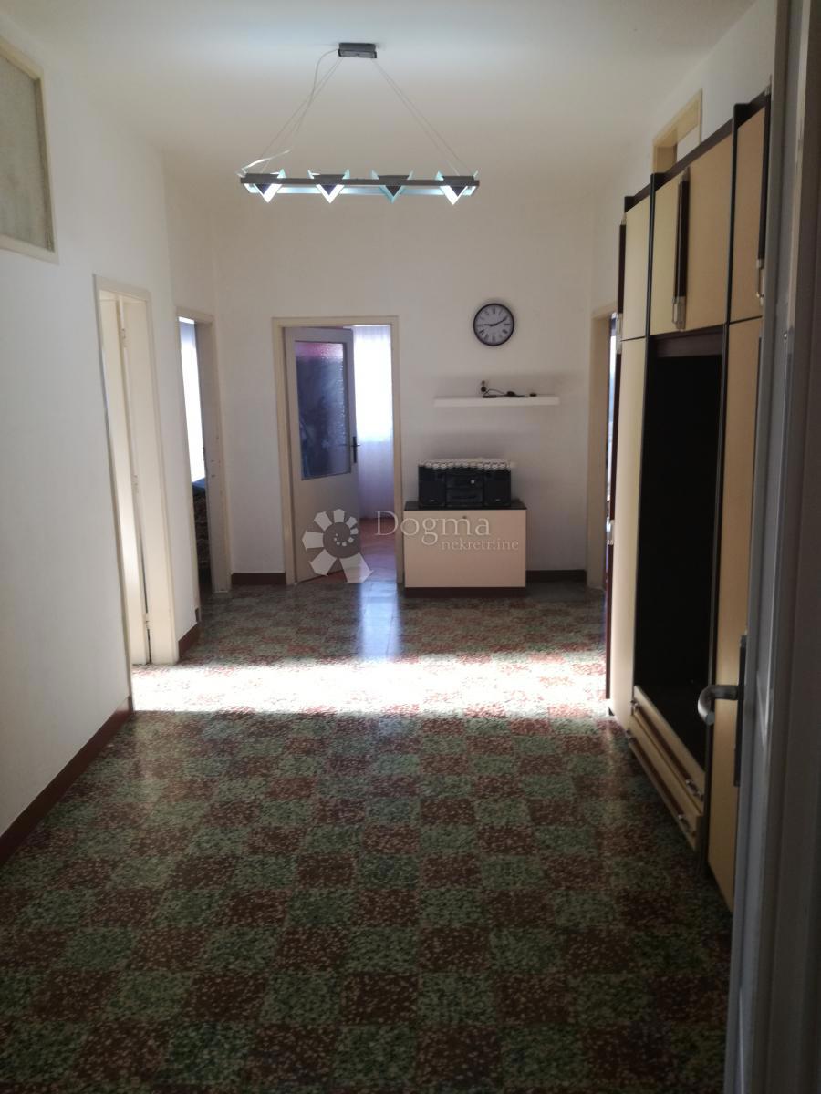 Stanovanje Varoš, Šibenik, 109m2