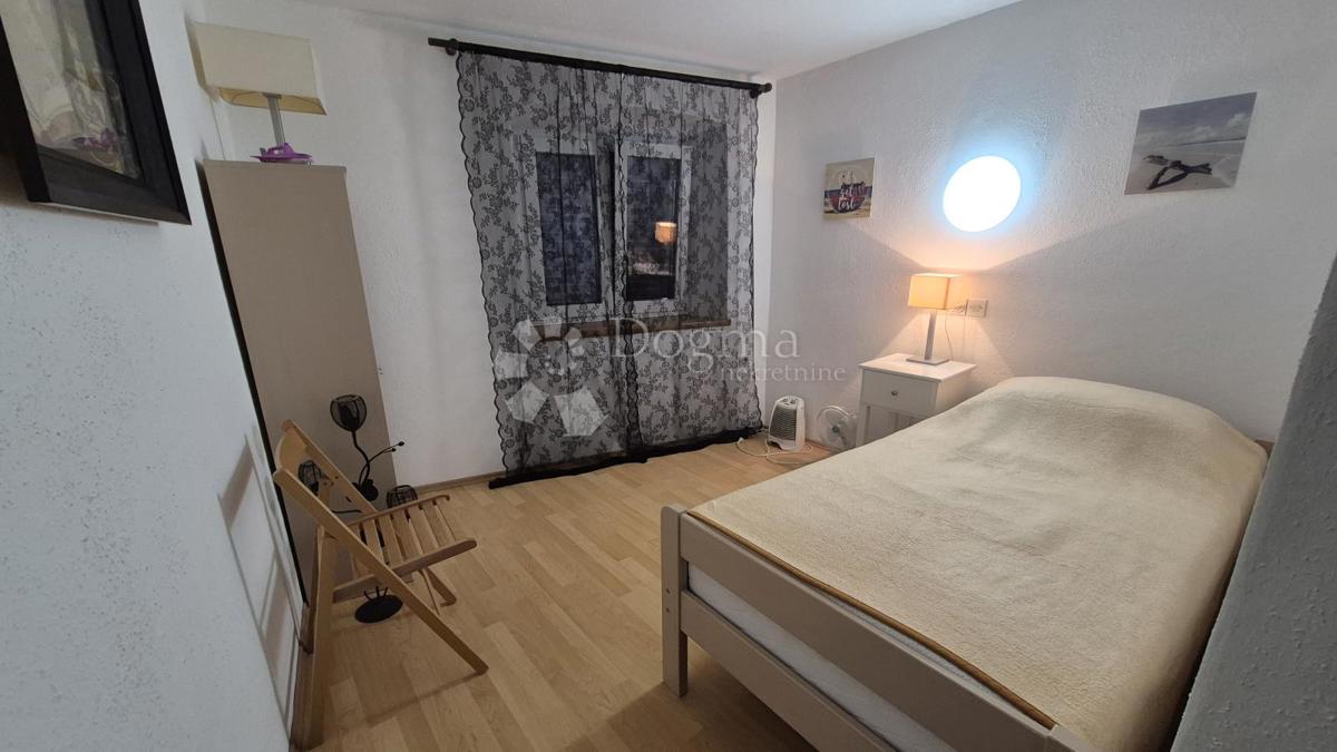 Stanovanje v bližini Ekonomske fakultete v Pulju, površine 67,2 m2 z uporabnim dovoljenjem