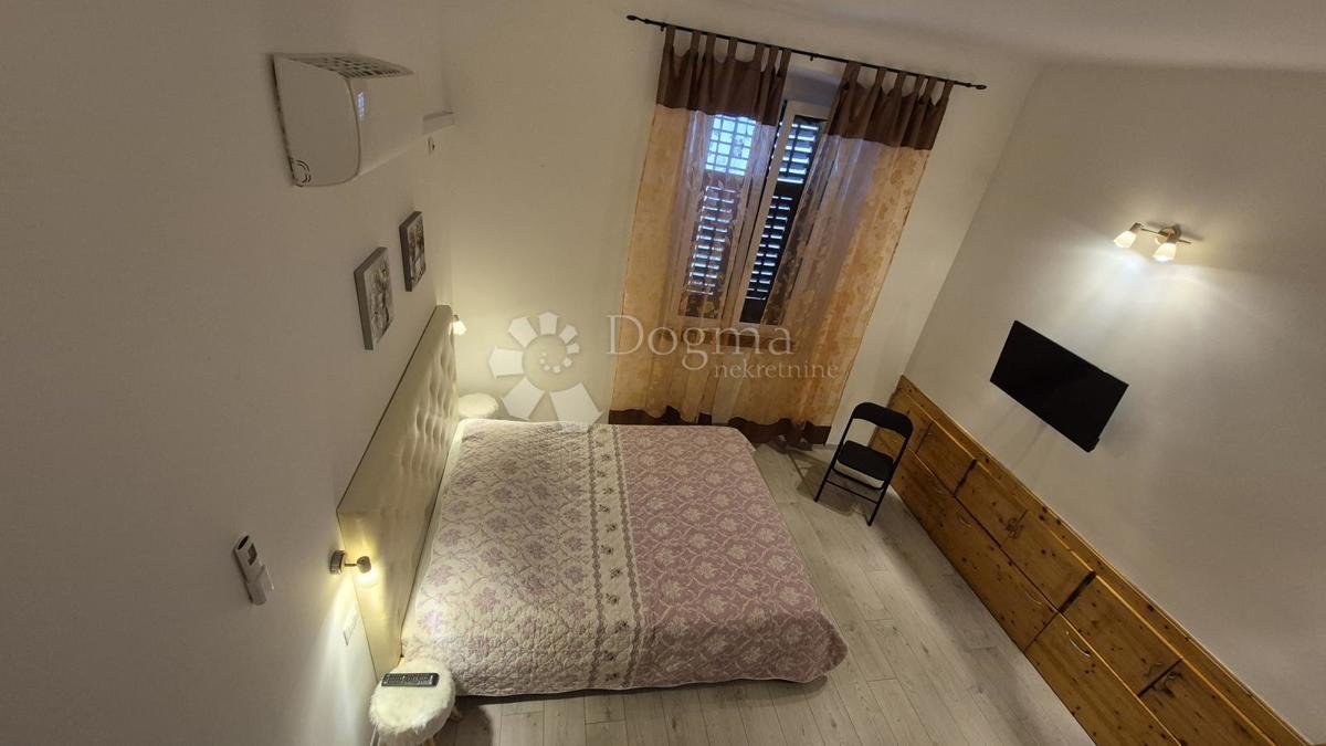 Stanovanje v bližini Ekonomske fakultete v Pulju, površine 67,2 m2 z uporabnim dovoljenjem