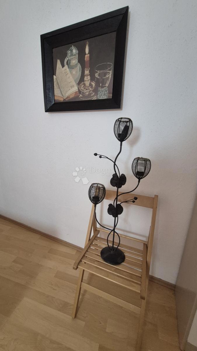 Stanovanje v bližini Ekonomske fakultete v Pulju, površine 67,2 m2 z uporabnim dovoljenjem