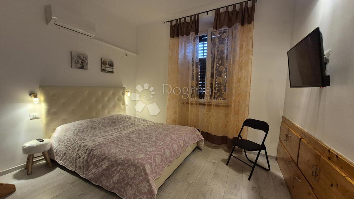 Stanovanje v bližini Ekonomske fakultete v Pulju, površine 67,2 m2 z uporabnim dovoljenjem