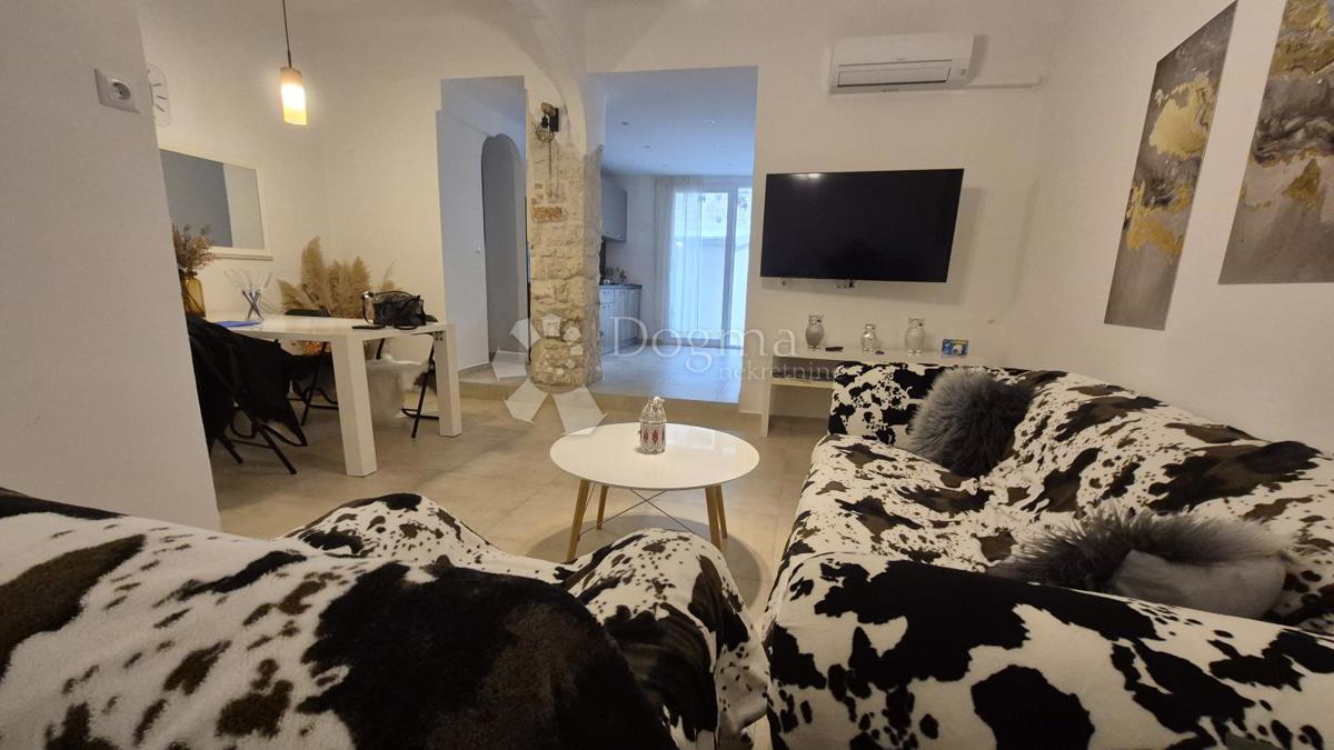 Stanovanje v bližini Ekonomske fakultete v Pulju, površine 67,2 m2 z uporabnim dovoljenjem