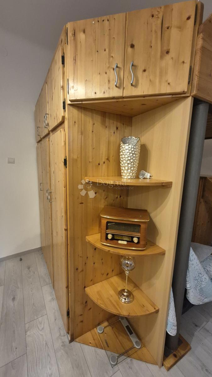 Stanovanje v bližini Ekonomske fakultete v Pulju, površine 67,2 m2 z uporabnim dovoljenjem