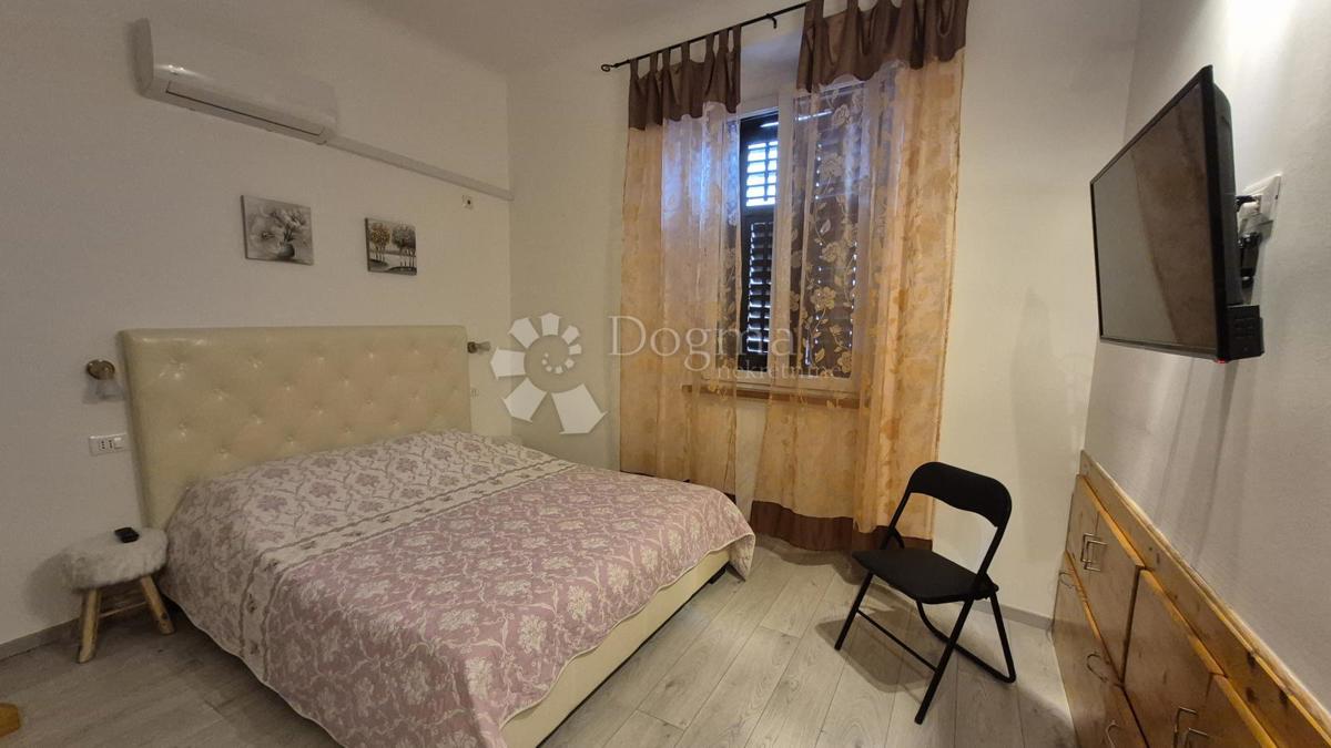 Stanovanje v bližini Ekonomske fakultete v Pulju, površine 67,2 m2 z uporabnim dovoljenjem