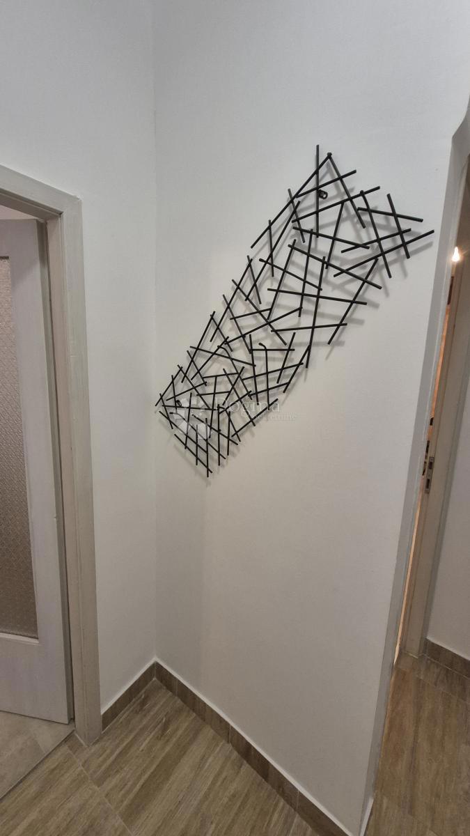 Stanovanje v bližini Ekonomske fakultete v Pulju, površine 67,2 m2 z uporabnim dovoljenjem