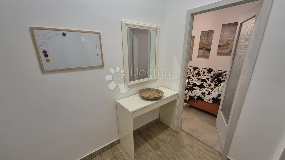 Stanovanje v bližini Ekonomske fakultete v Pulju, površine 67,2 m2 z uporabnim dovoljenjem