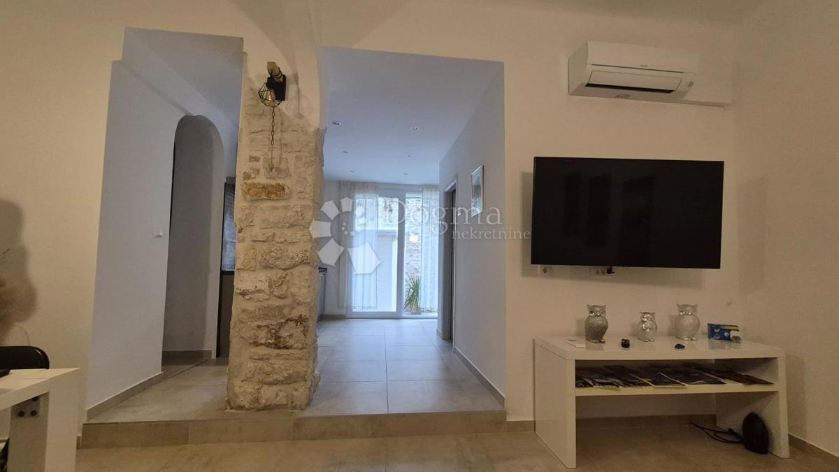 Stanovanje v bližini Ekonomske fakultete v Pulju, površine 67,2 m2 z uporabnim dovoljenjem