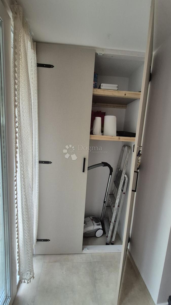 Stanovanje v bližini Ekonomske fakultete v Pulju, površine 67,2 m2 z uporabnim dovoljenjem