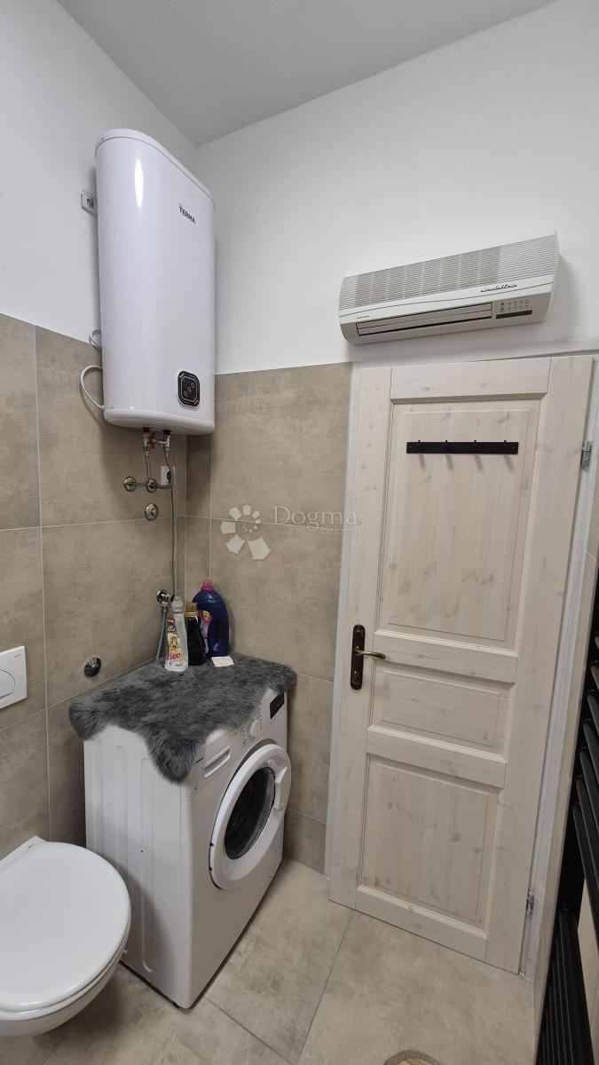 Stanovanje v bližini Ekonomske fakultete v Pulju, površine 67,2 m2 z uporabnim dovoljenjem