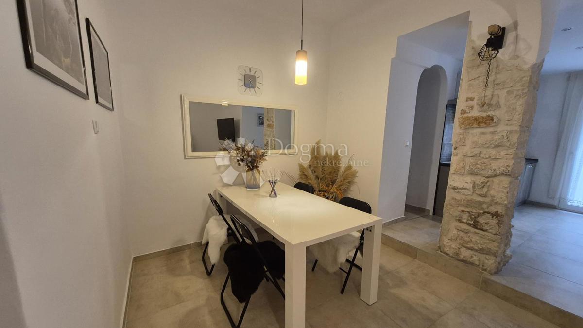 Stanovanje v bližini Ekonomske fakultete v Pulju, površine 67,2 m2 z uporabnim dovoljenjem